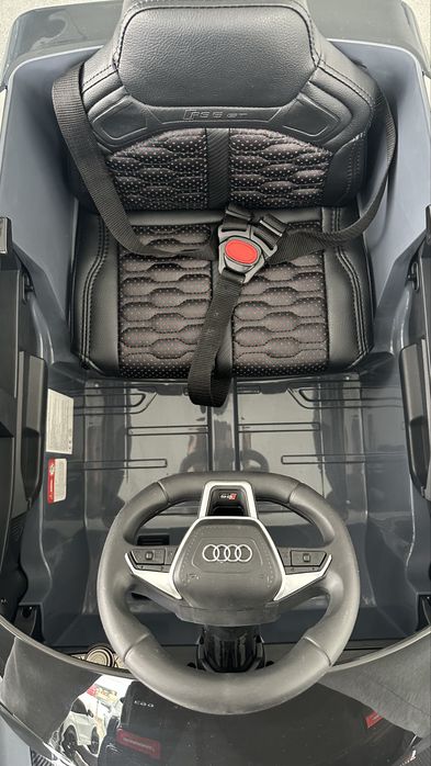 Дитячий електромобіль Audi RS6 Avant GT  — стильна та потужна ліцензійна модель для дітей від 1 року.