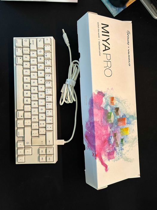 Ducky MIYA Pro TKL MX Clear White