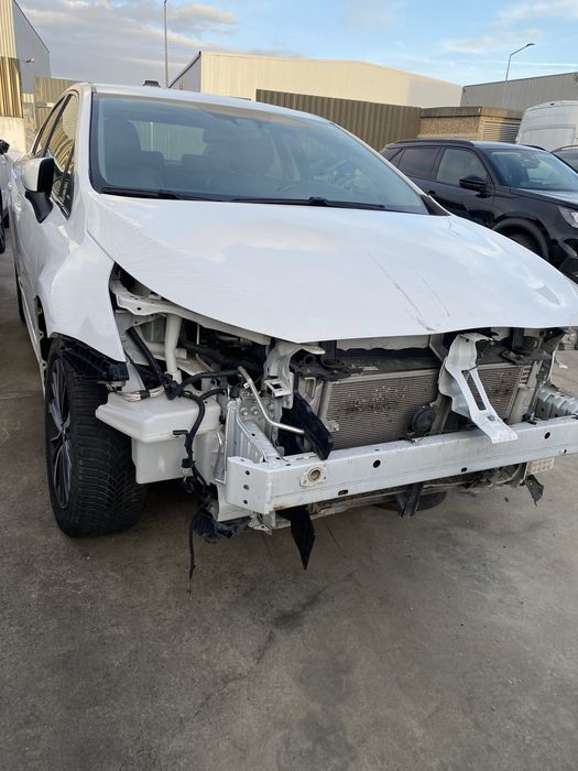 Toyota avensis para pecas