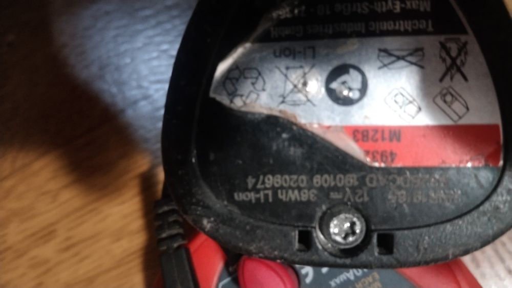 Аккумулятор milwaukee вживаний 12v 3.0 ah