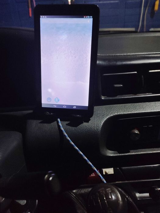 Планшет в авто як навігатор