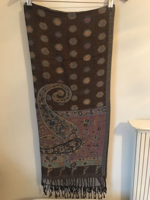 4 Pashminas, 1 com Pérolas e 1 Écharpe. NOVOS