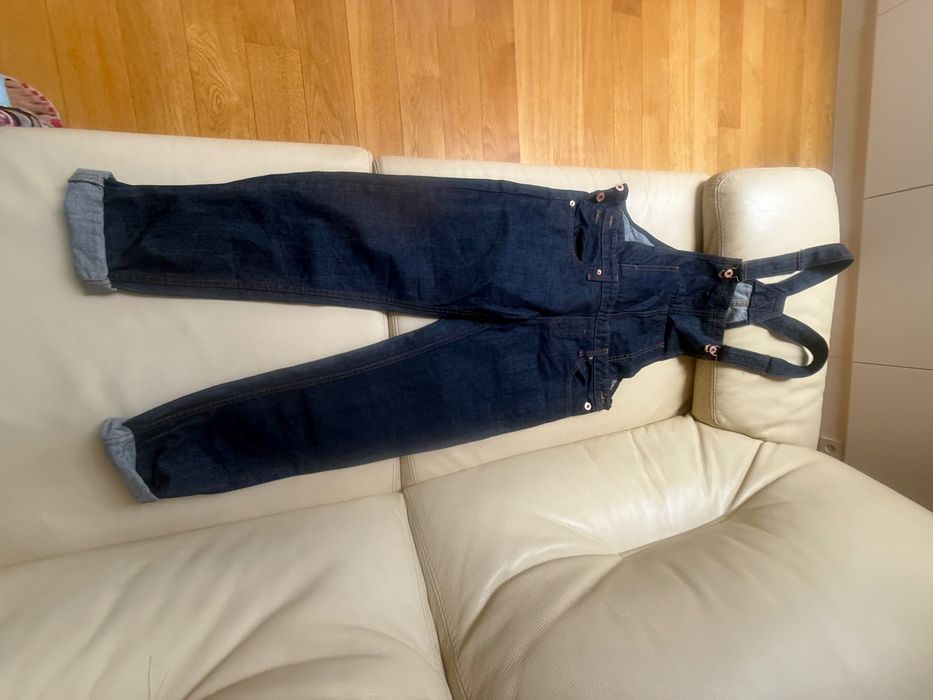 Damskie jeansy typu ogrodniczki od River Island