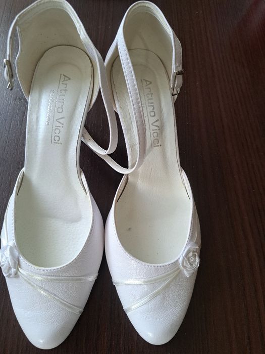 Białe damskie buty na okazje- r.37/38