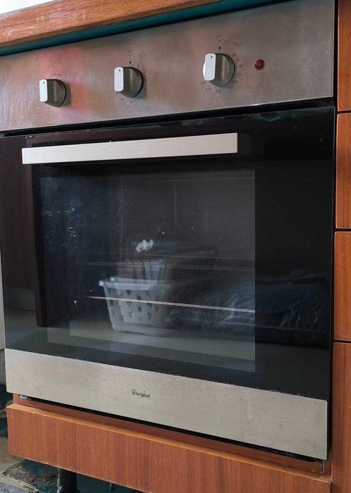 Forno de encastre Whirlpool em inox | bom estado | 80€