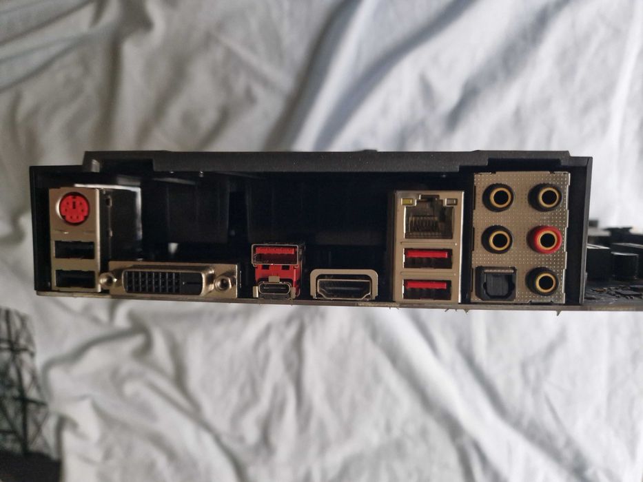 Motherboard MSI B250 Gaming M3 + Intel i5 750064585939372931122