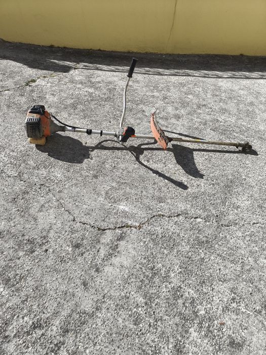 Roçadora avariada