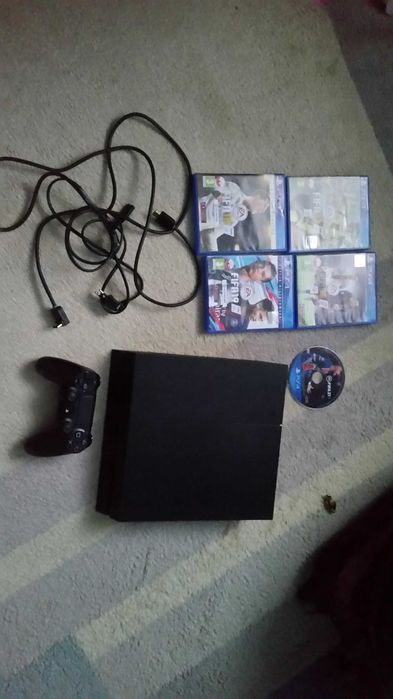 Konsola PS4 500GB+Pad+7 gier(Fifa 21) Stan bdb