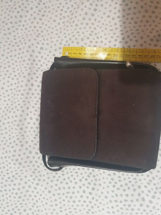 Mala Castanha, a Tiracolo tipo veludo. Super organizada.