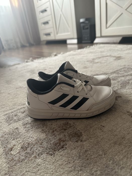 Кросівки -adidas