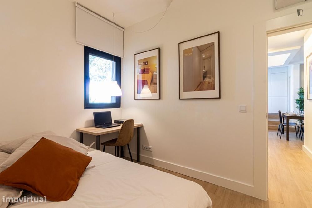 Quarto - localizado em Chelas Lisbon