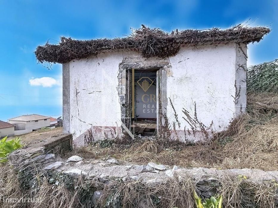 Propriedade no Arco da Calheta para recuperar