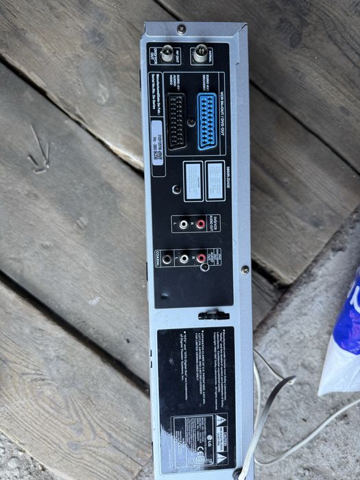 LG DVC5936 DVD/VHS Комбінований програвач та відеомагнітофон