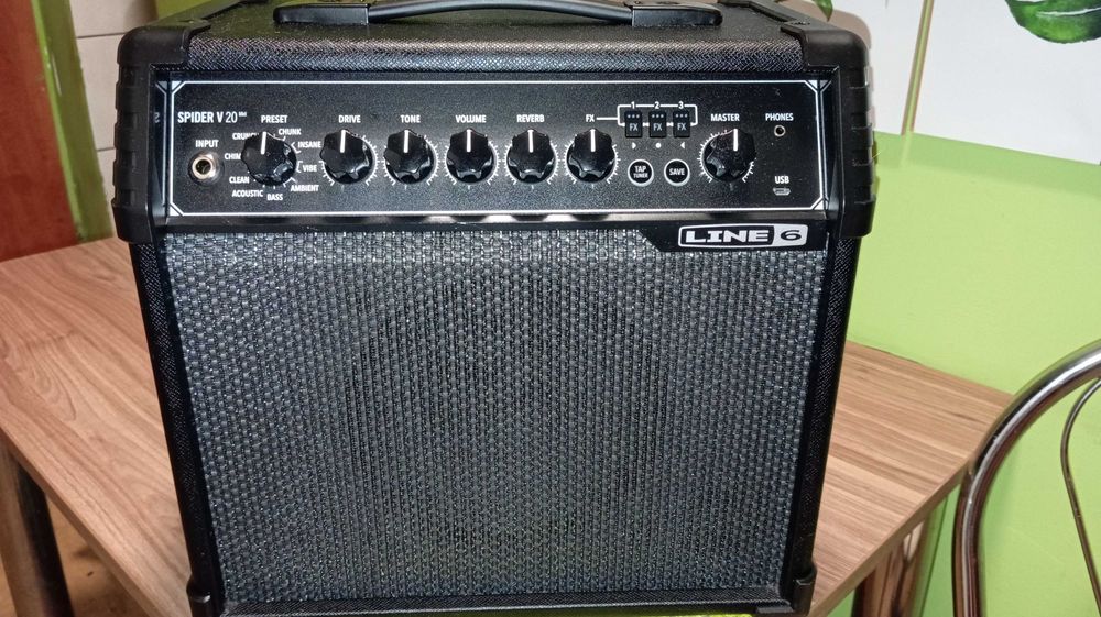 Wzmacniacz gitarowy Line 6 Spider V 20 Mk II,moc użyteczna 20 W RMS