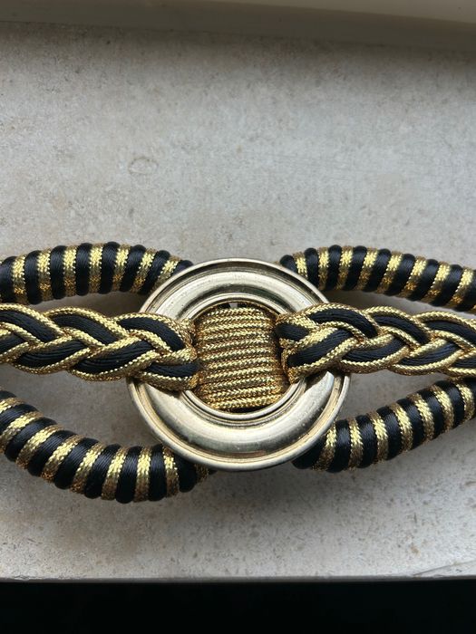 Cinto em corda preto e dourado