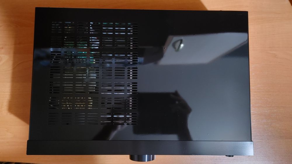 Продам усилитель с ЦАП Onkyo A 9050. В  очень хорошем состоянии.