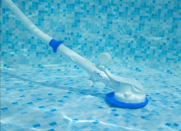 Oczyszczacz aqua do basenu