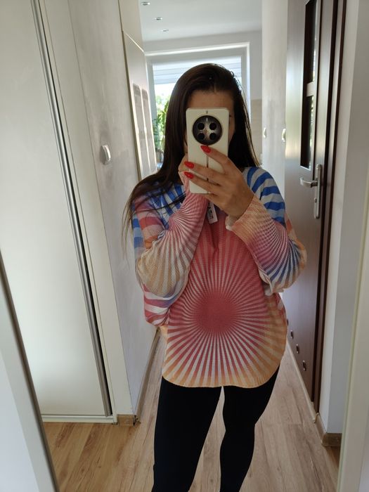 Kolorowy sweter uniwersalny nowy L XL