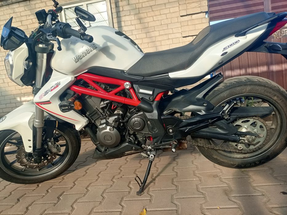 Мотоцикл Benelli TNT300