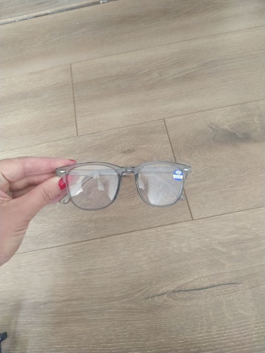 Имиджевые очки нулевки в квадратной глянцевой оправе