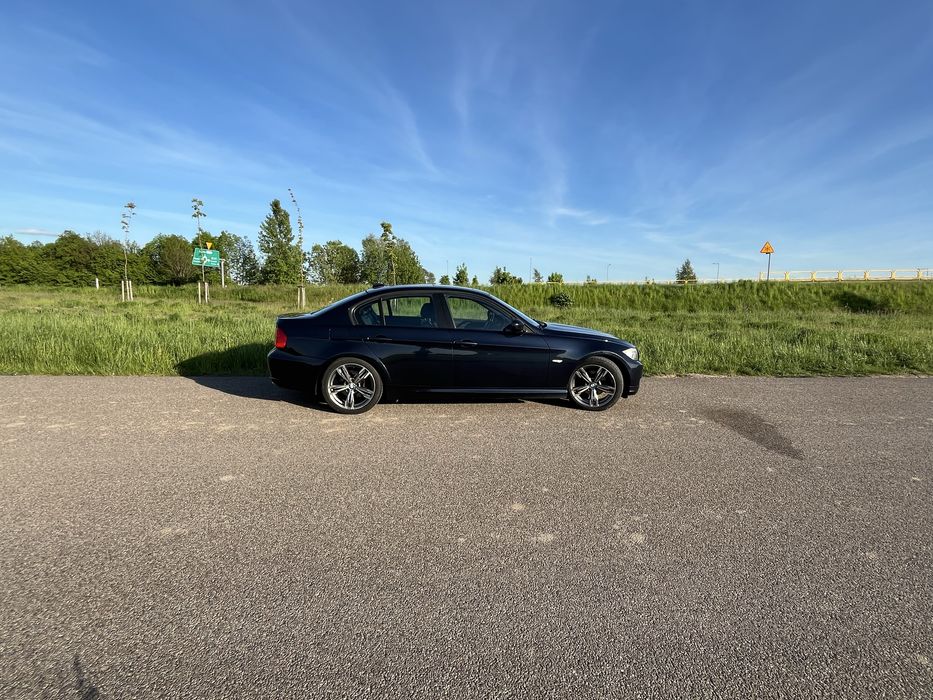 Bmw e90 320i (170 km) Shadow Line