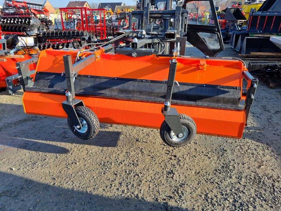 Zamiatarka drogowa,uliczna szerokość 2,4 moc Tuz-Euro-Widły