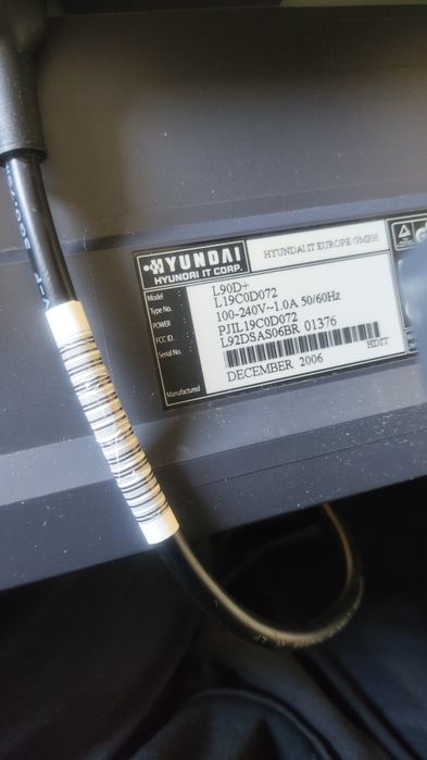 Monitor 19" Hyundai L90D+