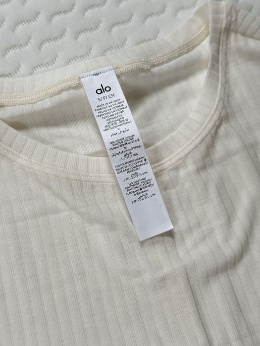 Оригінальний лонгслів Alo Yoga Ribbed Sea Coast • White • S