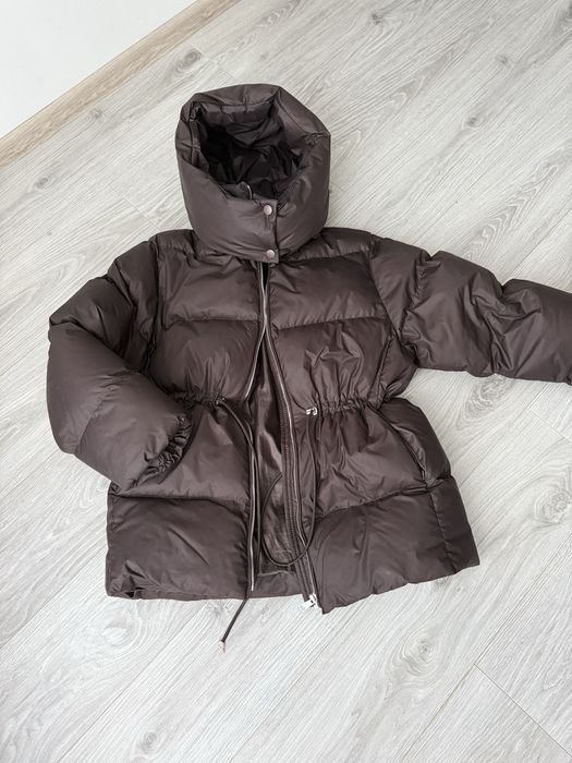 Пуховик зв штучним хутром шоколадного кольору