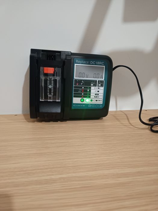 Carregador de Baterias Lítio-ion Makita 

BL1860B "Makita"