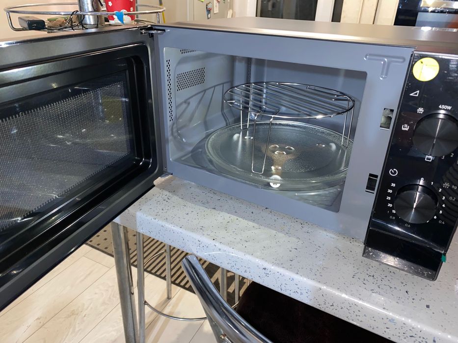 Мікрохвильова піч Electrolux