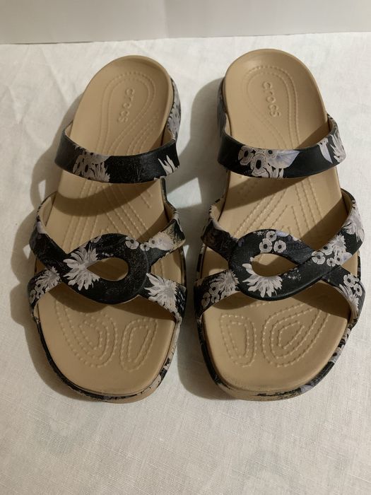 Жіночі Crocs великого розміру