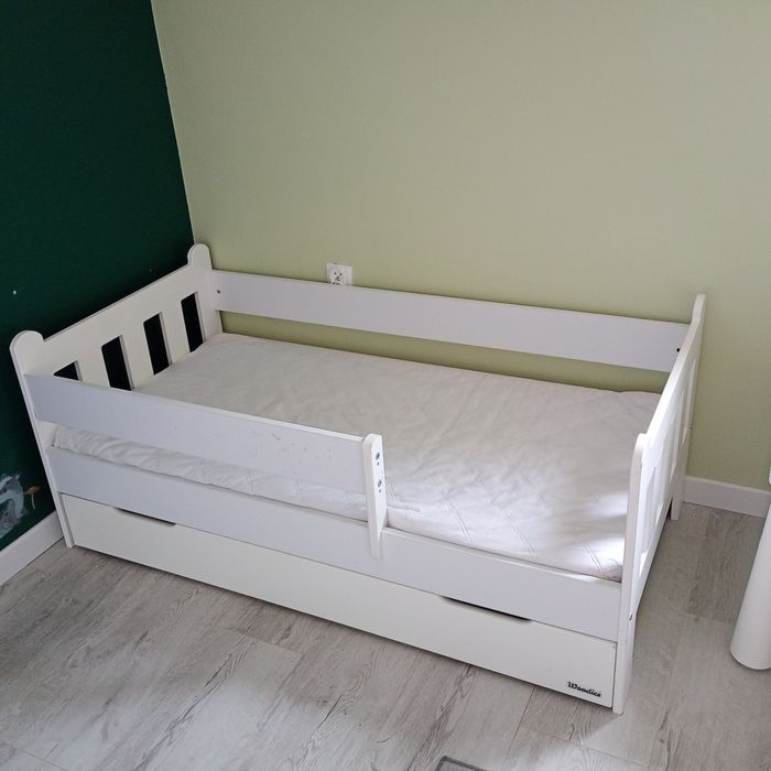 Łóżko dziecięce z materacem 140x70