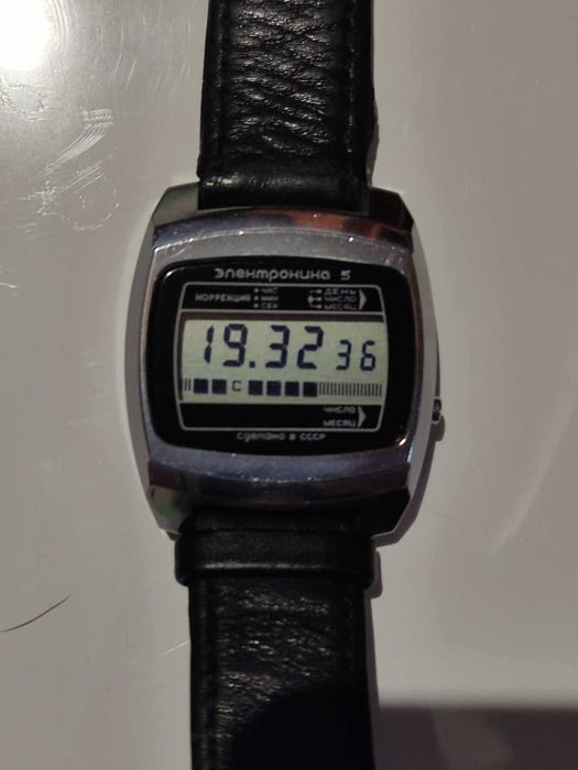 Электроника 5-СССР-мужские кварцевые часы