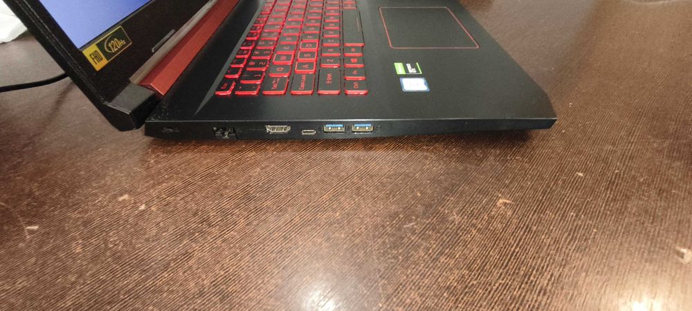 Laptop Acer nitro 5 AN517-51