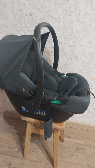 Автокрісло Omega