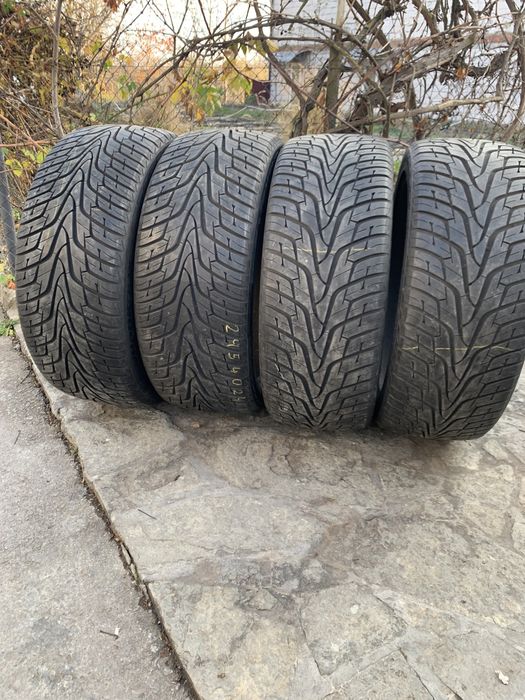 Практически новая резина 295/40/24 Корея производство всесезонная