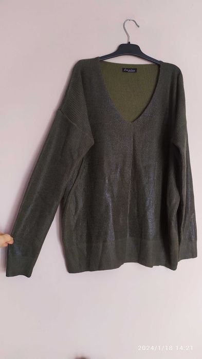 Ciemnozielona bluzka na długi rękaw połyskująca dekolt V M/L/XL