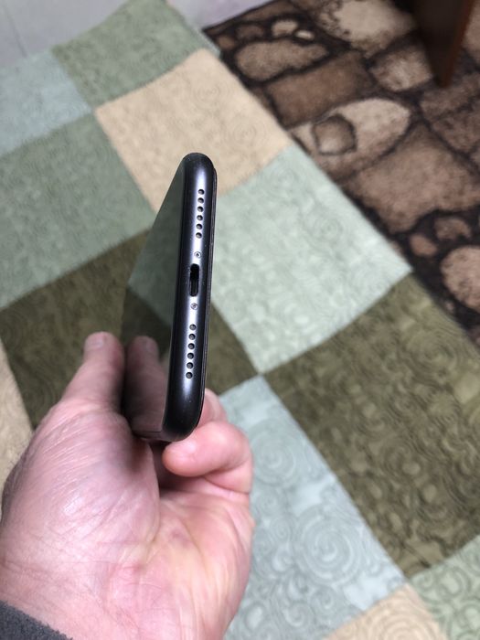 Продам айфон 11/64