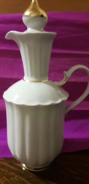 Винтажный сосуд для уксуса