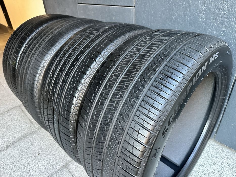 Pirelli Scorpion MS в размере 255/45 R19 104V XL M+S