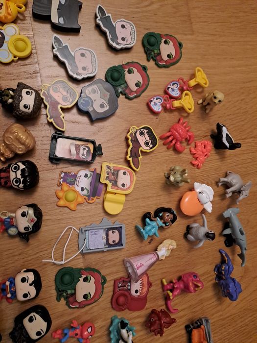 Figurki z jajek kinder