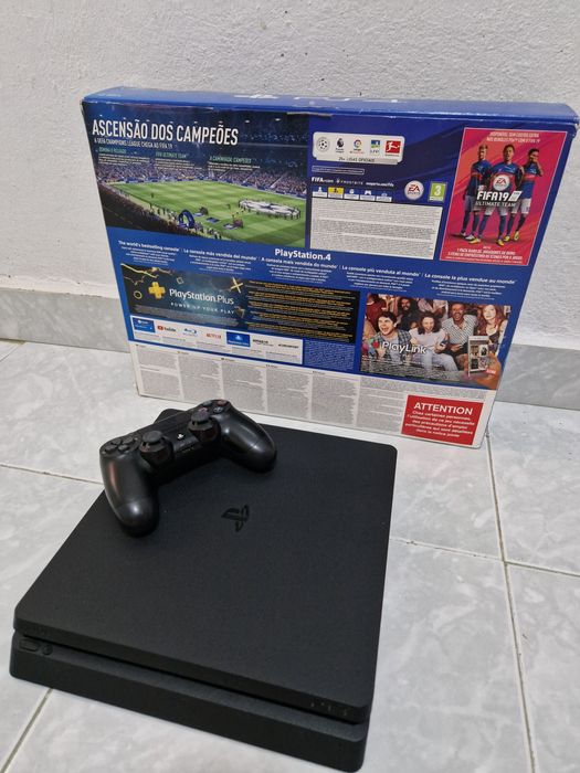 Playstation 4 slim 500GB com caixa
