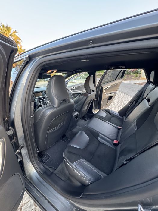 Volvo  V60 R-Design