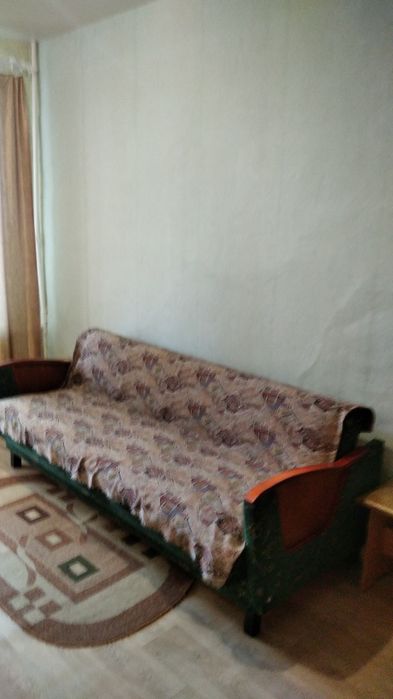 Сдам комнату в трёх комнатной квартире