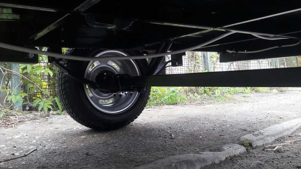 Причіп прицеп  прицепи до легкового автомобіля.