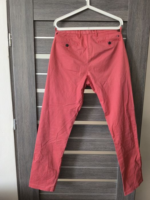 Spodnie męskie czerwone Tommy Hilfiger rozm. 31/34