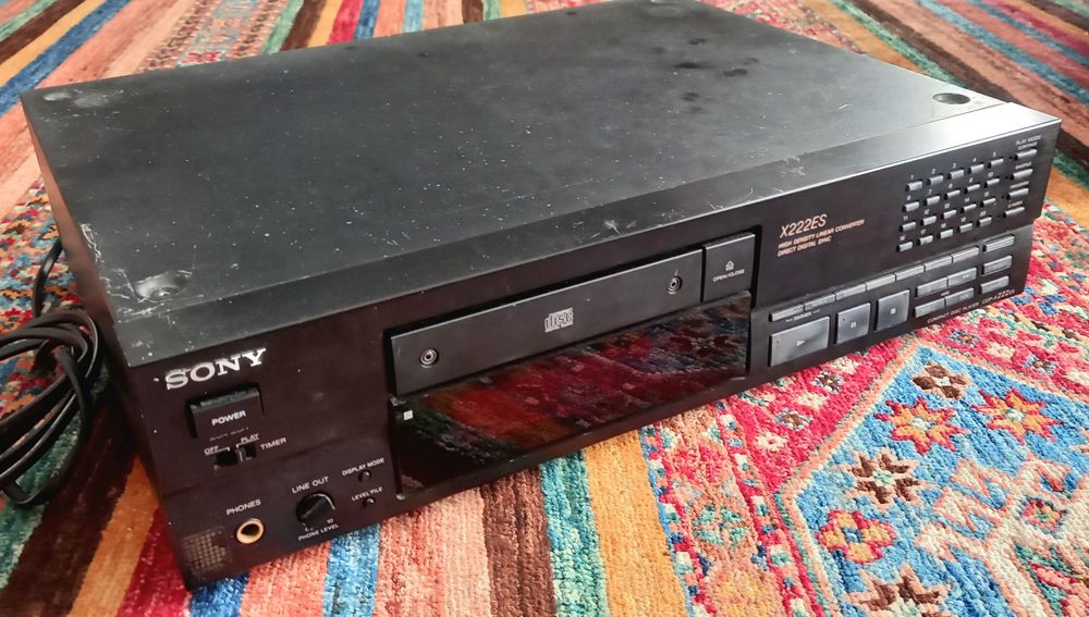 Sony CDP-997 + Sony CDP-X222ES (leitores de CD) - avariados, venda em conjunto ou separado
