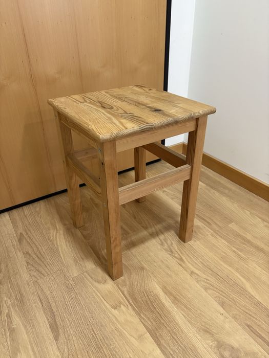 Banco de madeira - IKEA
