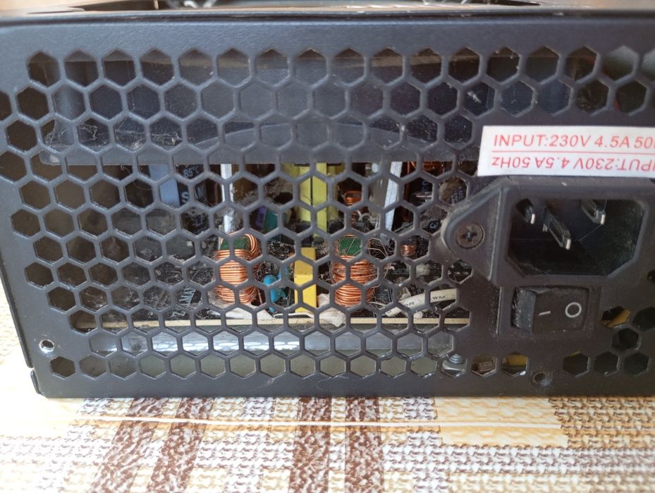 Продам блок живлення ZALMAN ZM400-LE на 400W